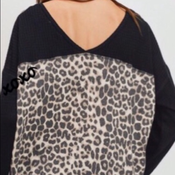 ❌DONATED❌Cherish Black Leopard Cheetah Print Contrast Thermal Top - Picture 3 of 9